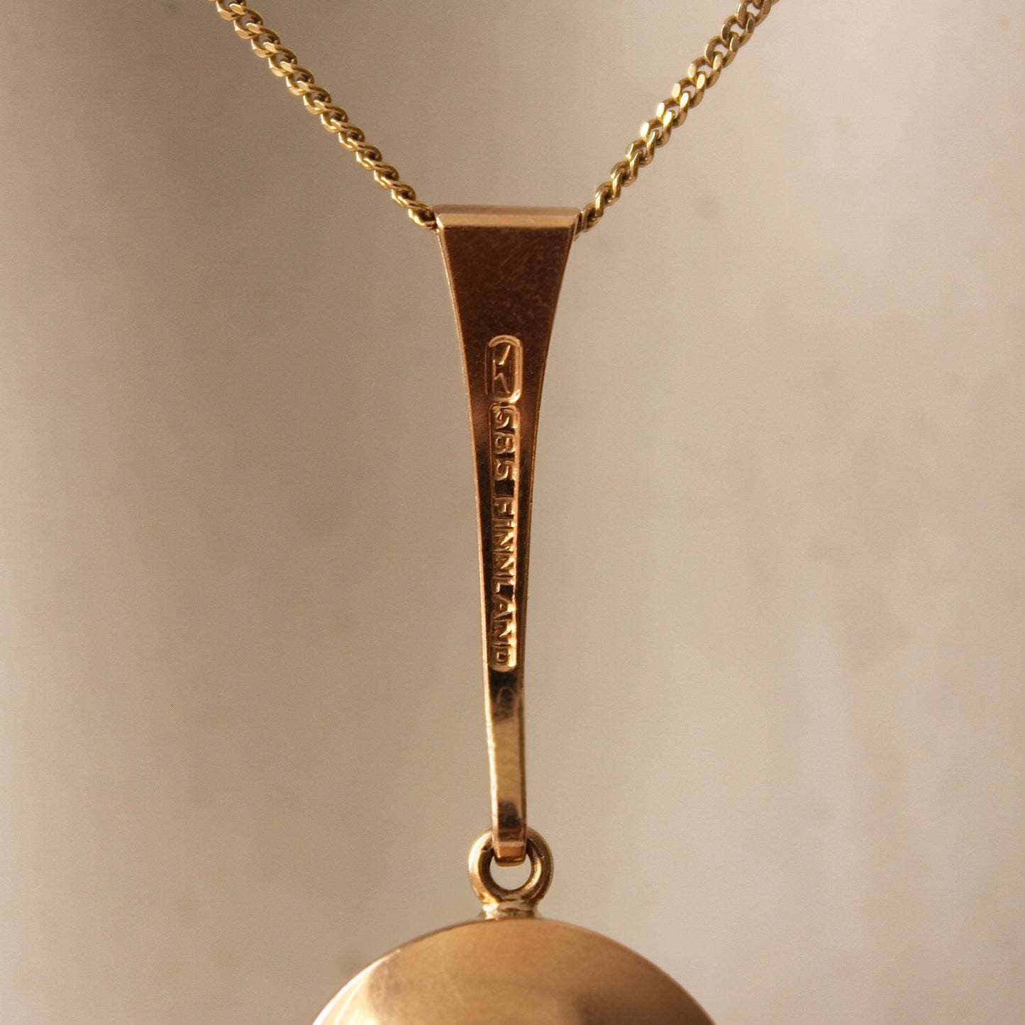 Elis Kauppi Pendant