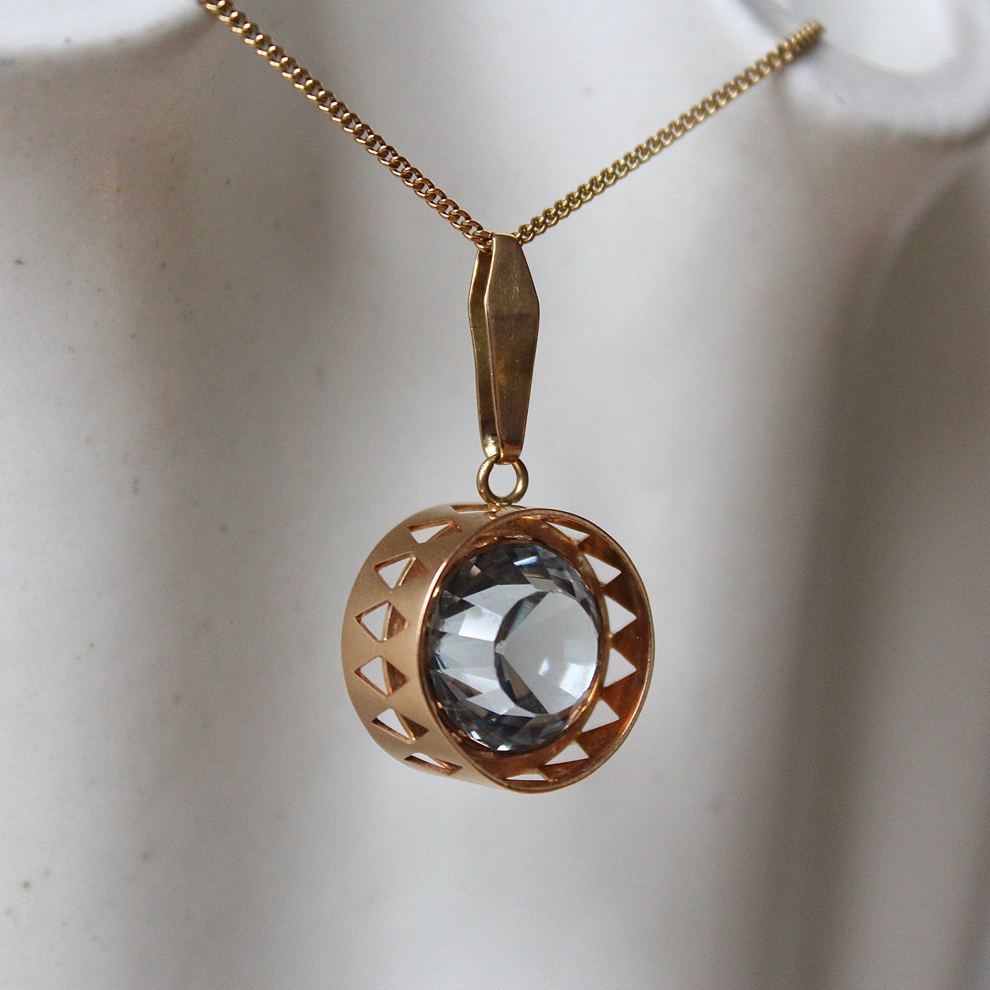 Auran Kultaseppä Pendant