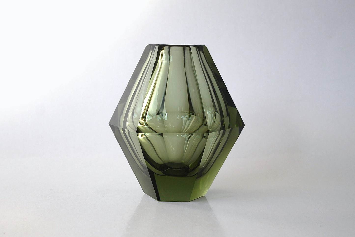 Vicke Lindstrand Vase