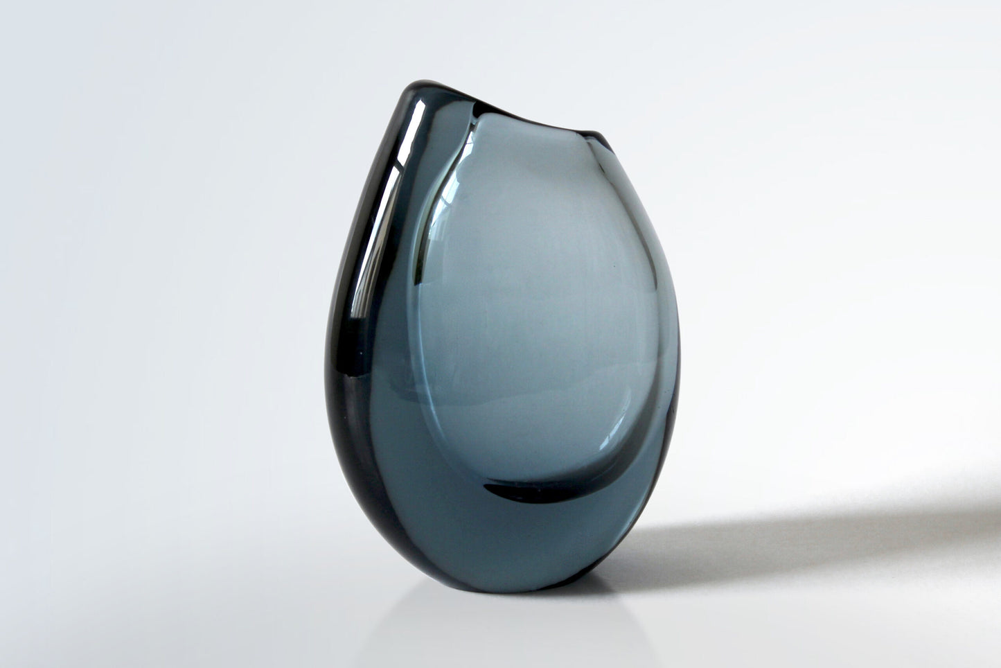 Vicke Lindstrand Vase