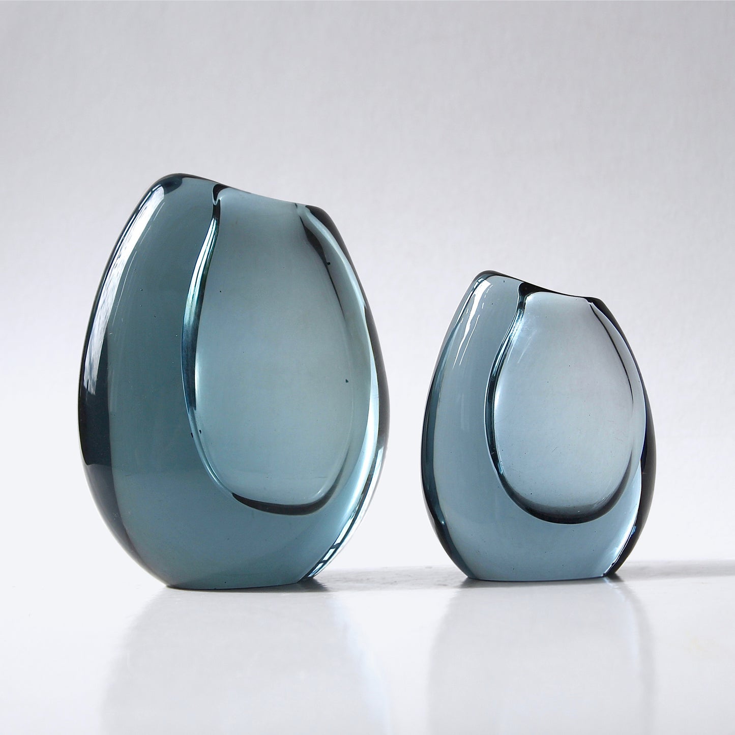 Vicke Lindstrand Vases