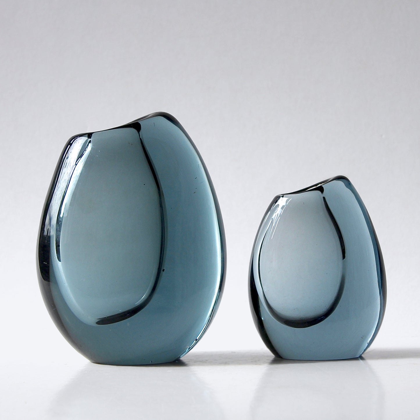 Vicke Lindstrand Vases