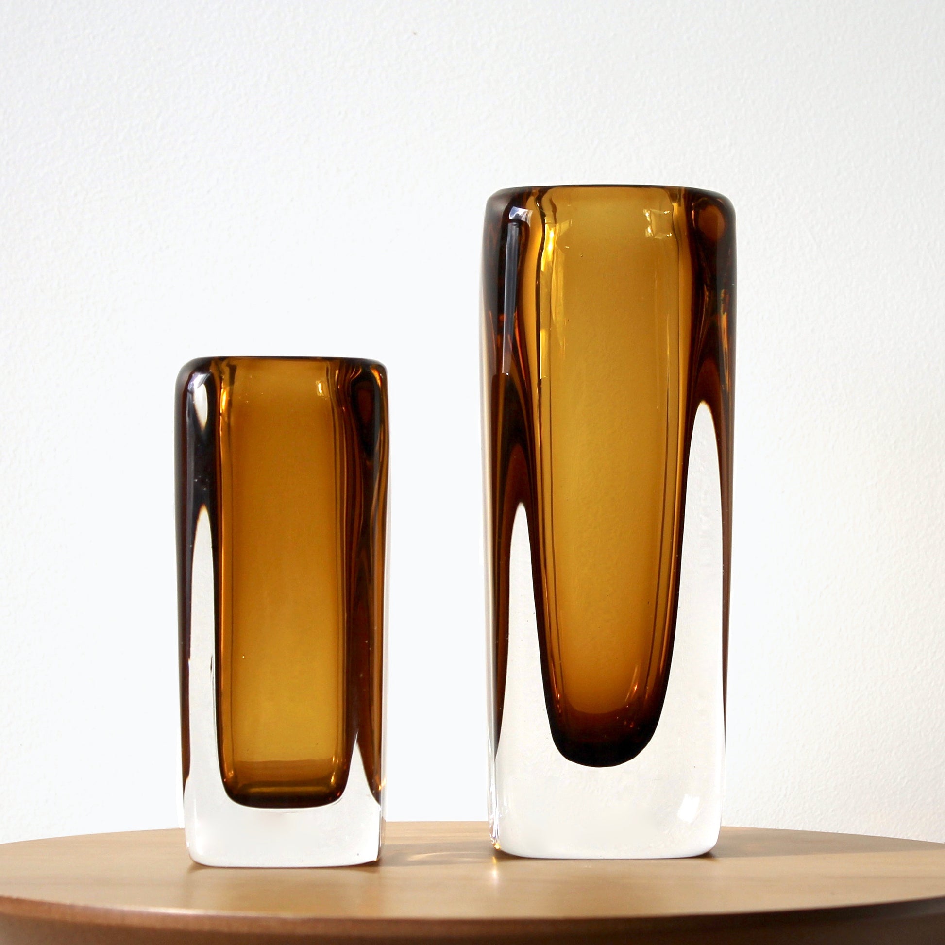 Vicke Lindstrand Vases