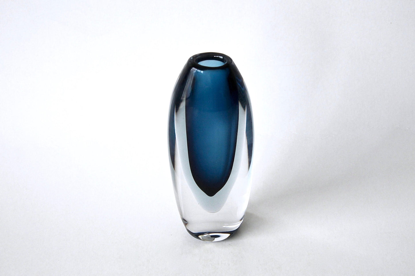 Vicke Lindstrand Vase