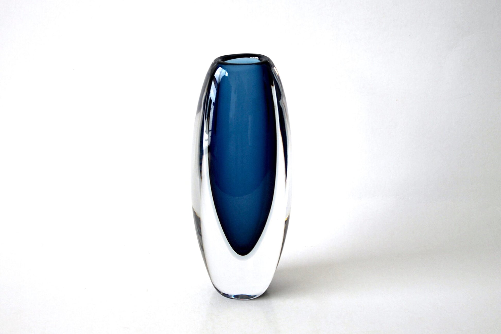 Vicke Lindstrand Vase