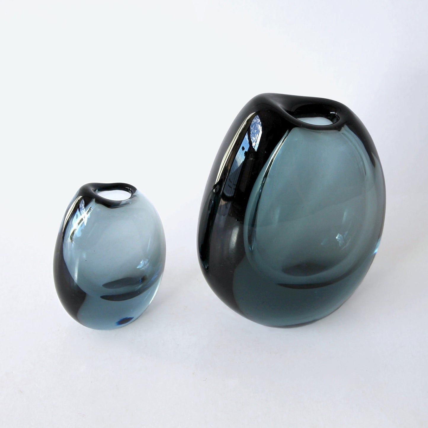 Vicke Lindstrand Vases