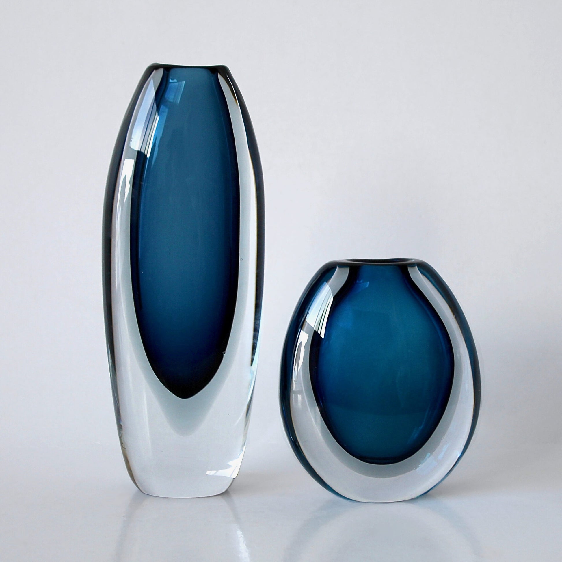 Vicke Lindstrand Vases