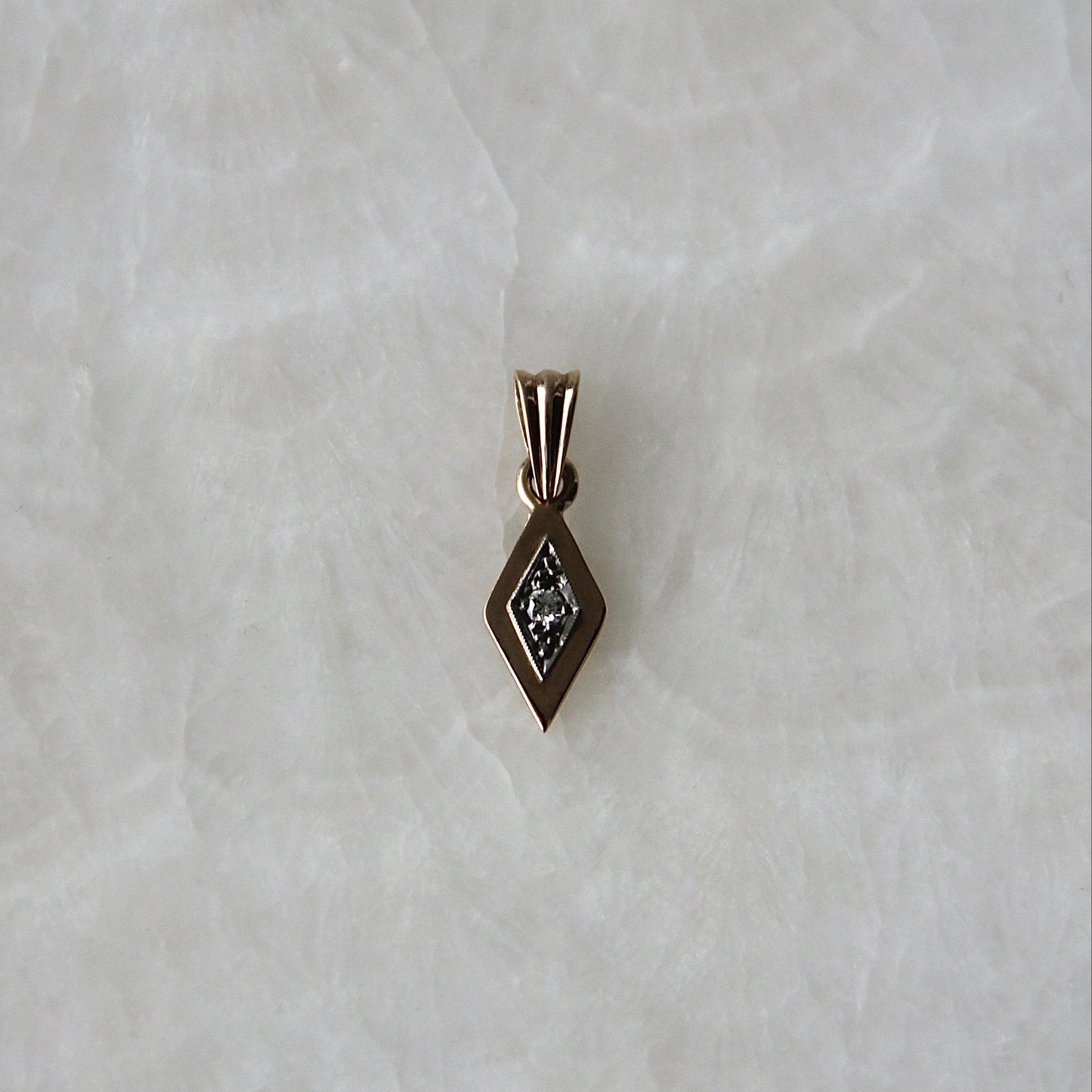 Erik G Johanssons Pendant