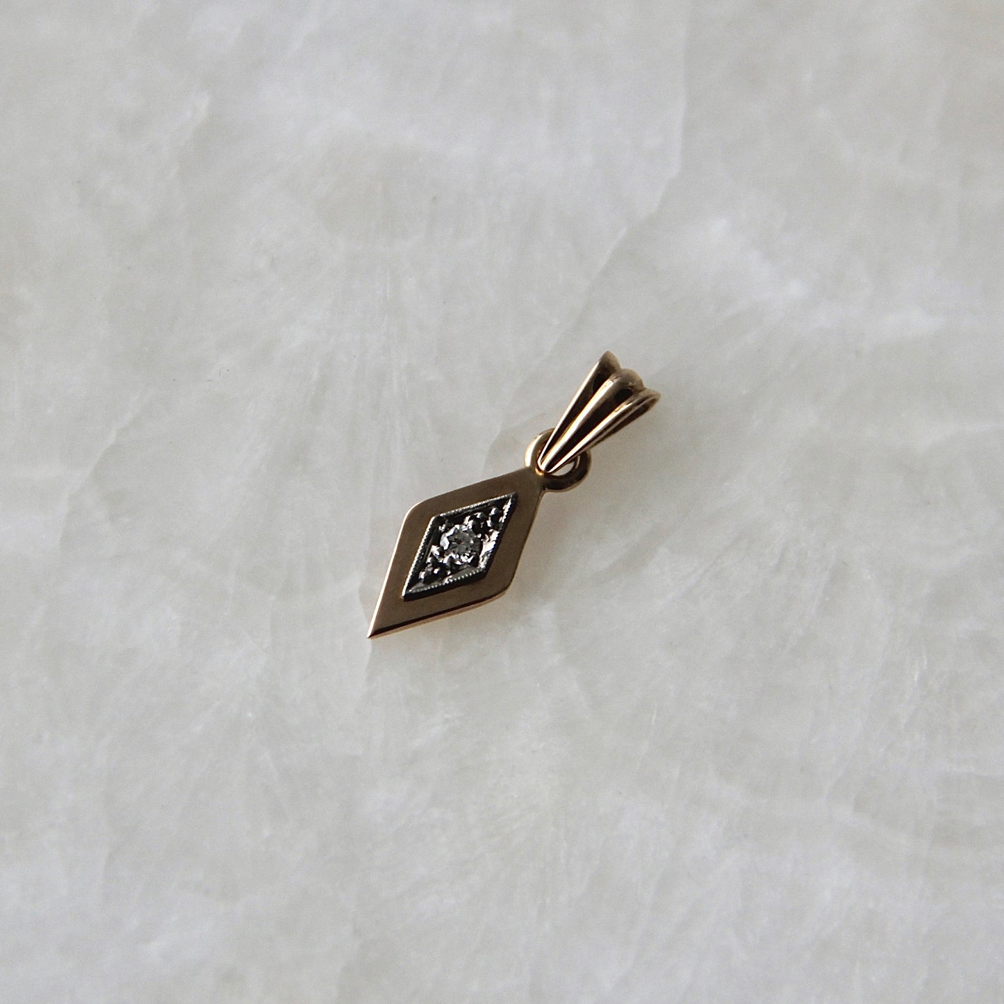 Erik G Johanssons Pendant