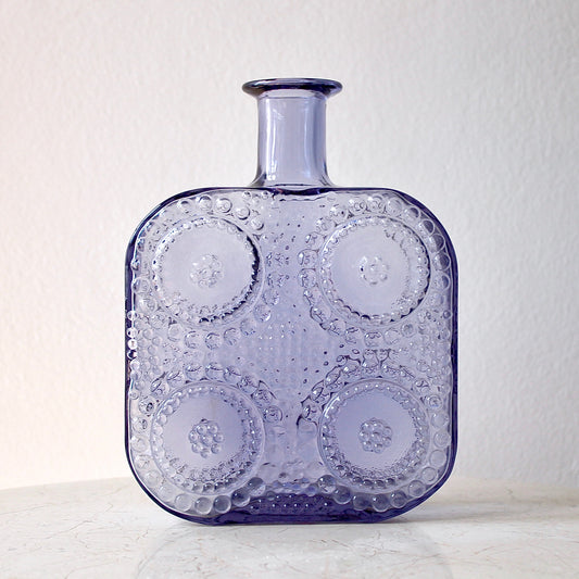 Nanny Still Vase